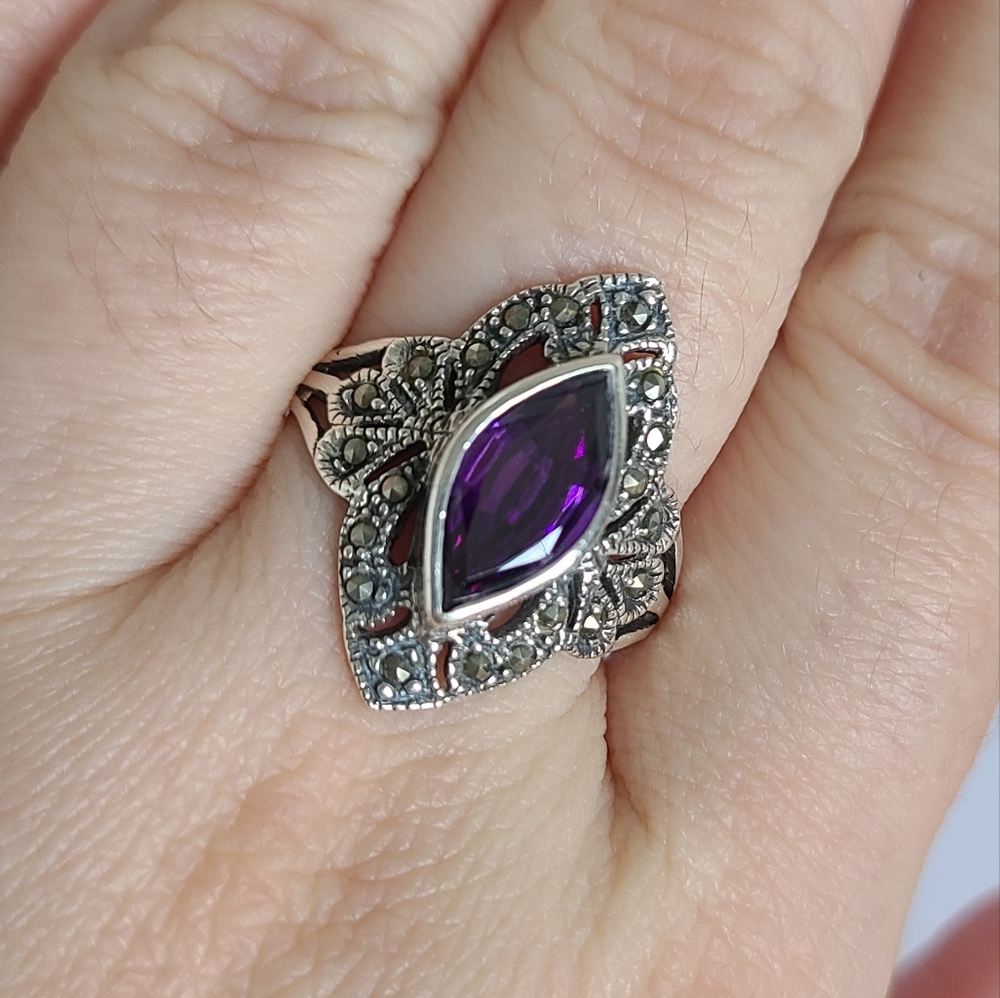 Vintage Elegant Art Deco Sterling Silver Marcasite Purple Amethyst Crystal Ring - Picture 8 of 13